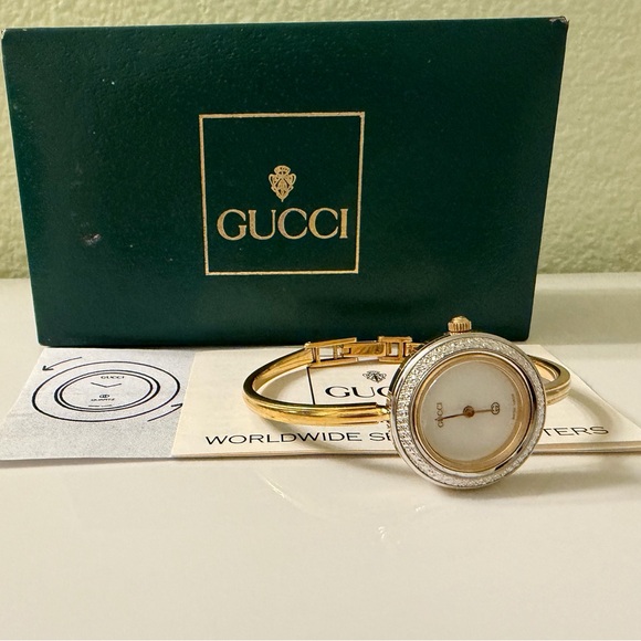 Vintage~Gucci Silver Diamond-Cut Bezel Bangle Bracelet Watch W/Box/Papers - Picture 12 of 16